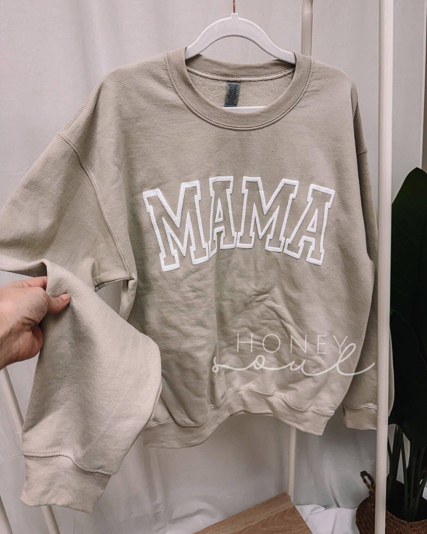 MAMA Puff Sand Graphic Sweatshirt